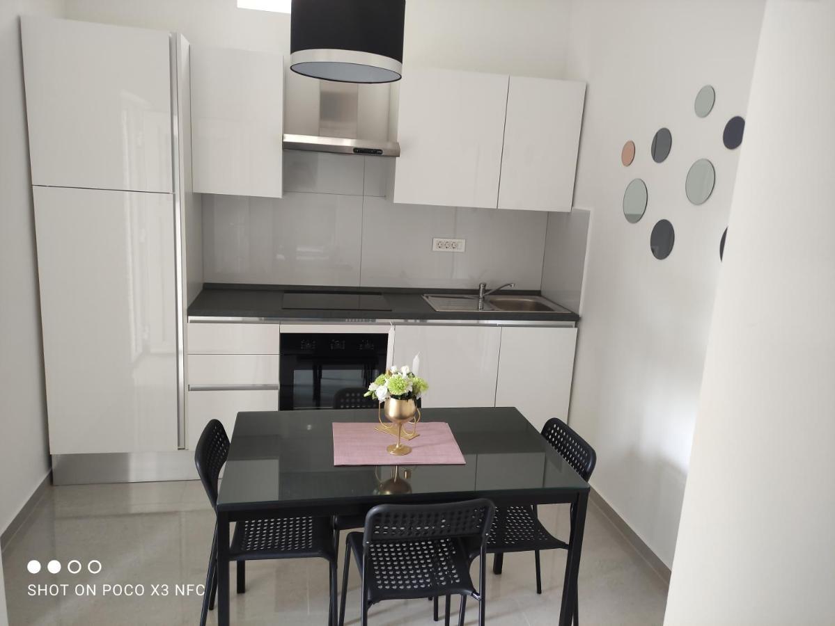 Apartman Zero Apartment Dugi Rat Bagian luar foto